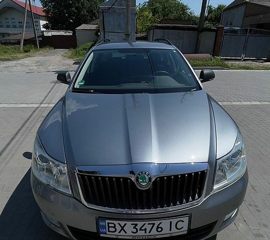 Сірий Шкода Октавія, об'ємом двигуна 1.2 л та пробігом 201 тис. км за 7200 $, фото 1 на Automoto.ua