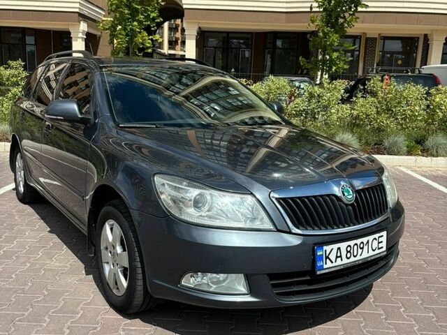 Сірий Шкода Октавія, об'ємом двигуна 1.6 л та пробігом 207 тис. км за 8900 $, фото 1 на Automoto.ua