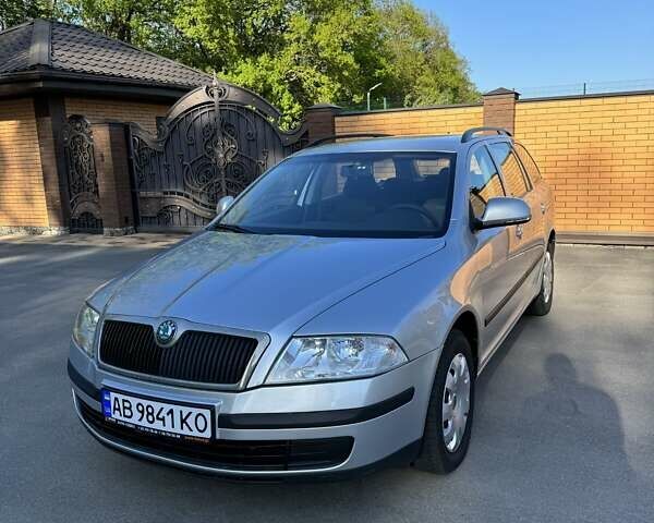 Серый Шкода Октавия, объемом двигателя 1.6 л и пробегом 231 тыс. км за 6700 $, фото 1 на Automoto.ua