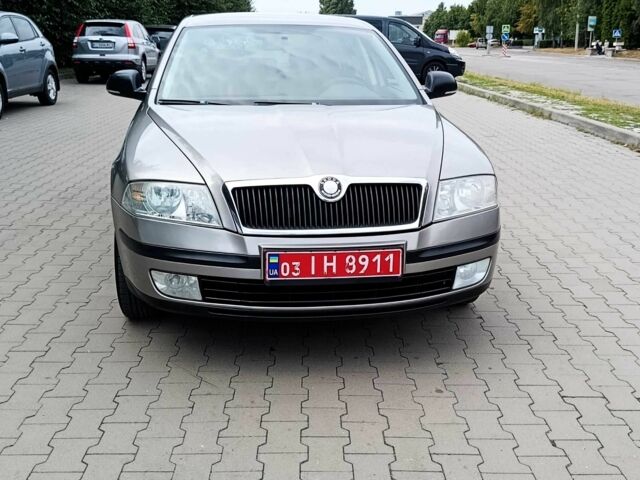 Серый Шкода Октавия, объемом двигателя 1.6 л и пробегом 231 тыс. км за 7496 $, фото 1 на Automoto.ua
