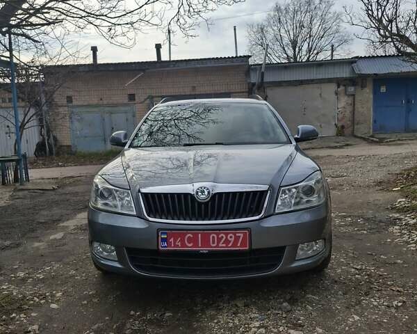 Серый Шкода Октавия, объемом двигателя 1.6 л и пробегом 195 тыс. км за 8950 $, фото 1 на Automoto.ua