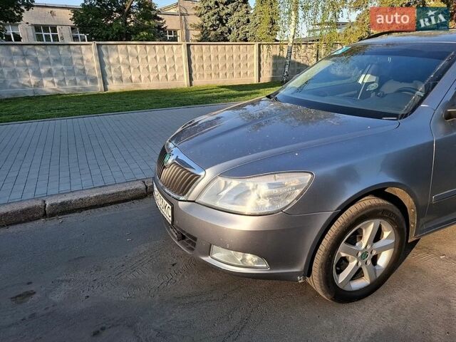 Серый Шкода Октавия, объемом двигателя 1.6 л и пробегом 300 тыс. км за 9600 $, фото 1 на Automoto.ua