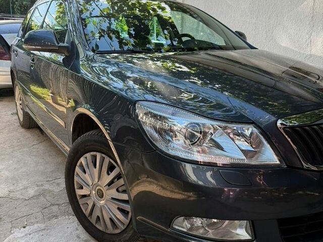 Серый Шкода Октавия, объемом двигателя 1.8 л и пробегом 178 тыс. км за 7500 $, фото 1 на Automoto.ua