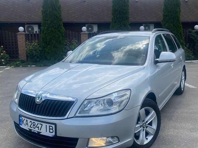 Серый Шкода Октавия, объемом двигателя 1.6 л и пробегом 266 тыс. км за 8400 $, фото 1 на Automoto.ua