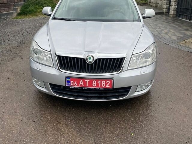 Сірий Шкода Октавія, об'ємом двигуна 1.6 л та пробігом 231 тис. км за 8000 $, фото 1 на Automoto.ua