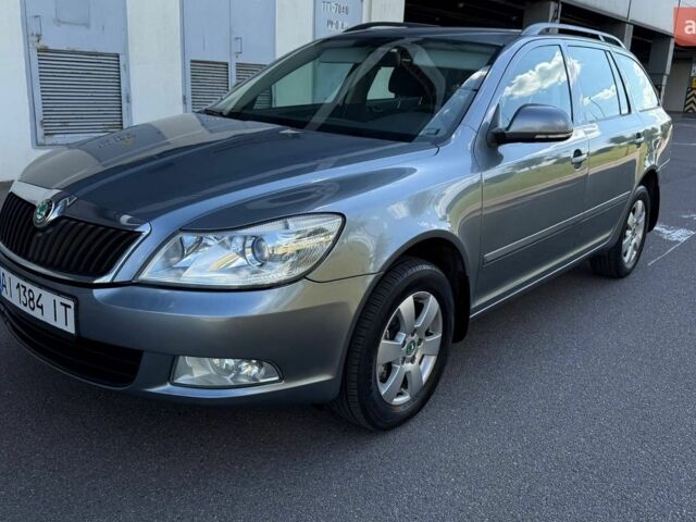 Серый Шкода Октавия, объемом двигателя 1.8 л и пробегом 207 тыс. км за 7750 $, фото 1 на Automoto.ua