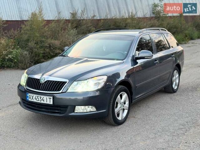 Серый Шкода Октавия, объемом двигателя 1.6 л и пробегом 216 тыс. км за 8300 $, фото 1 на Automoto.ua