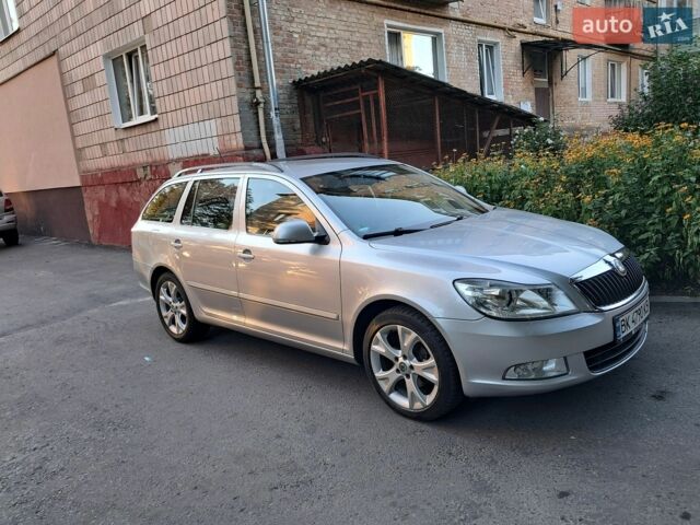 Серый Шкода Октавия, объемом двигателя 1.6 л и пробегом 245 тыс. км за 7950 $, фото 1 на Automoto.ua