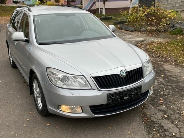 Серый Шкода Октавия, объемом двигателя 1.6 л и пробегом 230 тыс. км за 7800 $, фото 1 на Automoto.ua