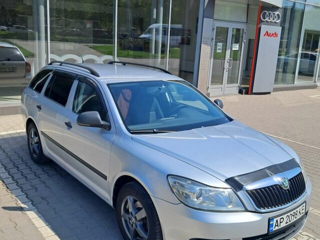 Серый Шкода Октавия, объемом двигателя 1.6 л и пробегом 267 тыс. км за 8200 $, фото 1 на Automoto.ua