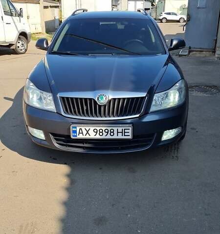 Сірий Шкода Октавія, об'ємом двигуна 1.2 л та пробігом 176 тис. км за 8900 $, фото 1 на Automoto.ua
