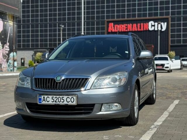 Сірий Шкода Октавія, об'ємом двигуна 1.6 л та пробігом 253 тис. км за 7200 $, фото 1 на Automoto.ua