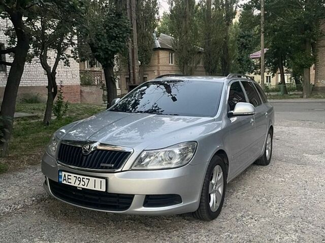 Серый Шкода Октавия, объемом двигателя 1.6 л и пробегом 278 тыс. км за 7950 $, фото 1 на Automoto.ua
