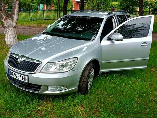 Серый Шкода Октавия, объемом двигателя 1.4 л и пробегом 289 тыс. км за 7800 $, фото 1 на Automoto.ua