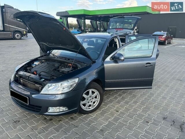 Серый Шкода Октавия, объемом двигателя 1.6 л и пробегом 190 тыс. км за 8000 $, фото 1 на Automoto.ua