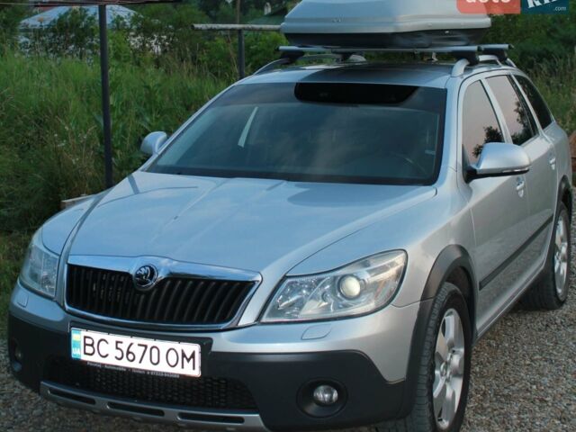 Сірий Шкода Октавія, об'ємом двигуна 2 л та пробігом 300 тис. км за 10900 $, фото 1 на Automoto.ua