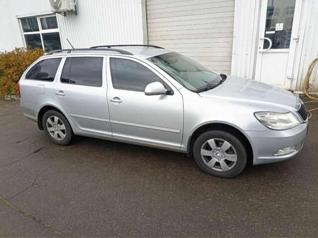 Шкода Октавия 2012 в Киеве на Automoto.ua Серый Шкода Октавия, объемом двигателя 1.6 л и пробегом 283 тыс. км за 7500 $, фото 1 на Automoto.ua