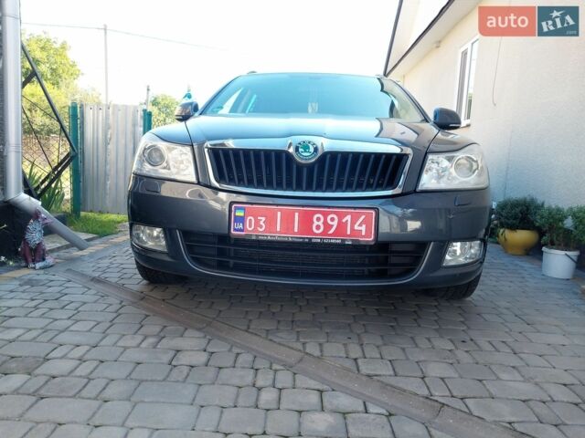 Серый Шкода Октавия, объемом двигателя 1.6 л и пробегом 235 тыс. км за 8900 $, фото 1 на Automoto.ua