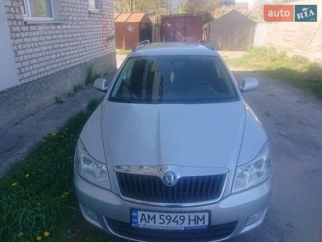 Сірий Шкода Октавія, об'ємом двигуна 2 л та пробігом 216 тис. км за 8800 $, фото 1 на Automoto.ua