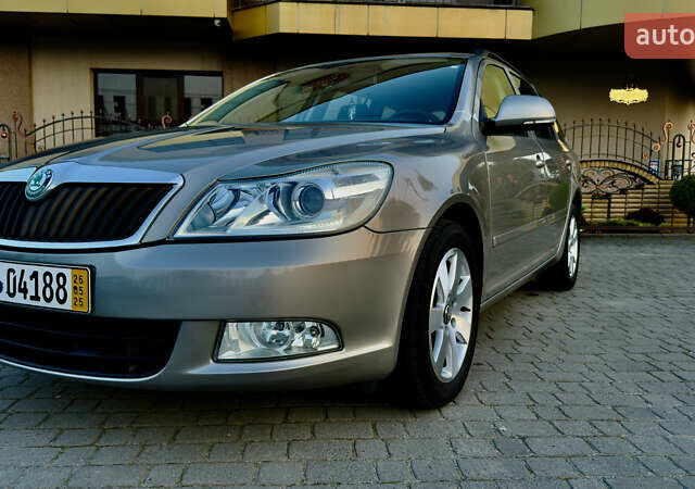 Серый Шкода Октавия, объемом двигателя 1.6 л и пробегом 248 тыс. км за 8850 $, фото 1 на Automoto.ua