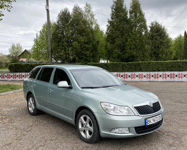 Серый Шкода Октавия, объемом двигателя 1.6 л и пробегом 326 тыс. км за 8199 $, фото 1 на Automoto.ua
