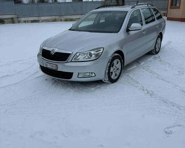 Серый Шкода Октавия, объемом двигателя 1.6 л и пробегом 269 тыс. км за 8990 $, фото 1 на Automoto.ua