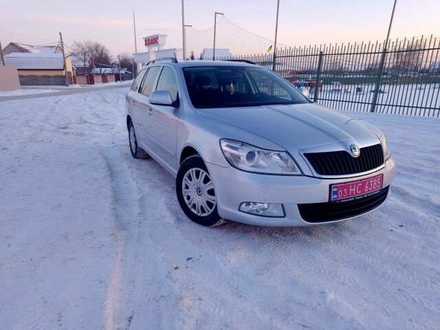 Серый Шкода Октавия, объемом двигателя 1.6 л и пробегом 220 тыс. км за 8000 $, фото 1 на Automoto.ua