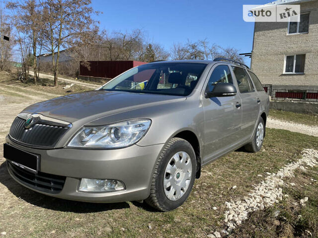 Серый Шкода Октавия, объемом двигателя 1.6 л и пробегом 260 тыс. км за 8500 $, фото 1 на Automoto.ua