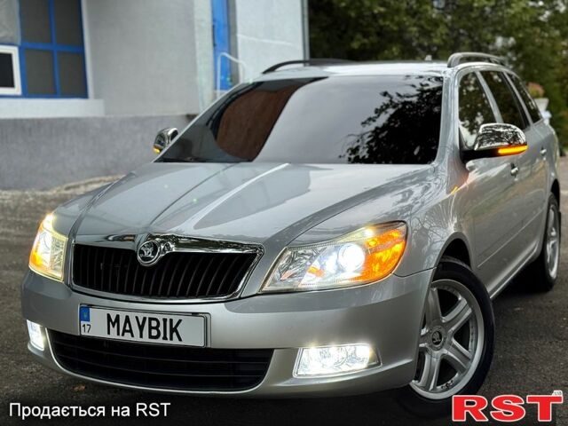 Серый Шкода Октавия, объемом двигателя 2 л и пробегом 200 тыс. км за 10200 $, фото 1 на Automoto.ua