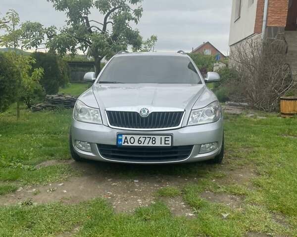 Серый Шкода Октавия, объемом двигателя 1.6 л и пробегом 270 тыс. км за 8200 $, фото 1 на Automoto.ua