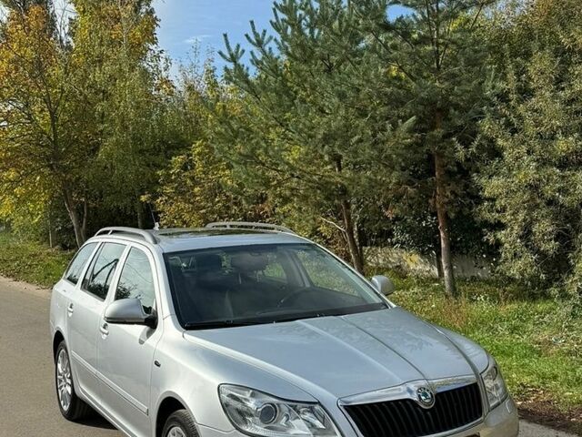 Серый Шкода Октавия, объемом двигателя 1.8 л и пробегом 238 тыс. км за 8499 $, фото 1 на Automoto.ua