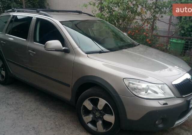 Серый Шкода Октавия, объемом двигателя 2 л и пробегом 338 тыс. км за 12500 $, фото 1 на Automoto.ua