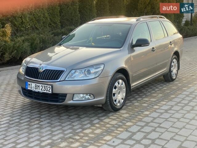 Серый Шкода Октавия, объемом двигателя 1.6 л и пробегом 261 тыс. км за 8500 $, фото 1 на Automoto.ua