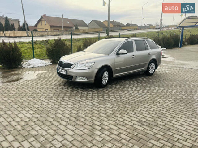 Серый Шкода Октавия, объемом двигателя 1.6 л и пробегом 306 тыс. км за 7600 $, фото 1 на Automoto.ua