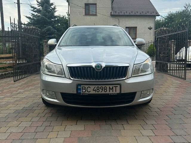 Сірий Шкода Октавія, об'ємом двигуна 1.6 л та пробігом 330 тис. км за 7900 $, фото 1 на Automoto.ua