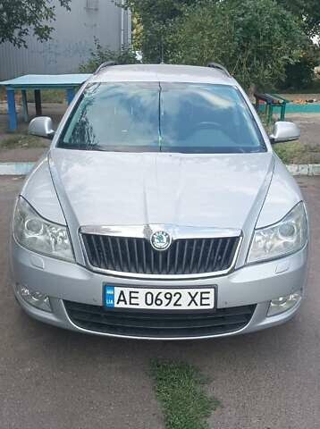 Серый Шкода Октавия, объемом двигателя 2 л и пробегом 256 тыс. км за 9300 $, фото 1 на Automoto.ua