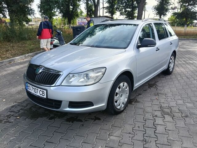 Серый Шкода Октавия, объемом двигателя 1.6 л и пробегом 202 тыс. км за 7122 $, фото 1 на Automoto.ua