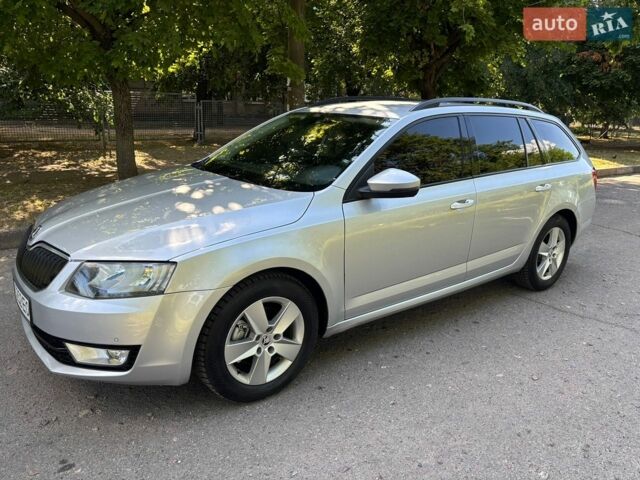 Серый Шкода Октавия, объемом двигателя 2 л и пробегом 207 тыс. км за 10700 $, фото 1 на Automoto.ua