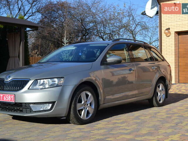 Серый Шкода Октавия, объемом двигателя 2 л и пробегом 228 тыс. км за 12500 $, фото 1 на Automoto.ua