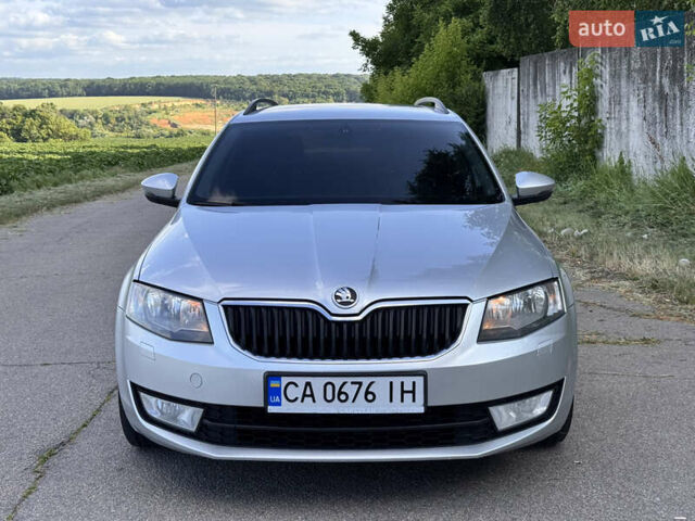 Серый Шкода Октавия, объемом двигателя 1.6 л и пробегом 260 тыс. км за 10000 $, фото 1 на Automoto.ua