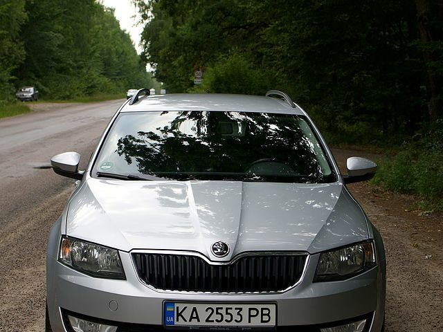 Сірий Шкода Октавія, об'ємом двигуна 1.6 л та пробігом 240 тис. км за 12700 $, фото 1 на Automoto.ua