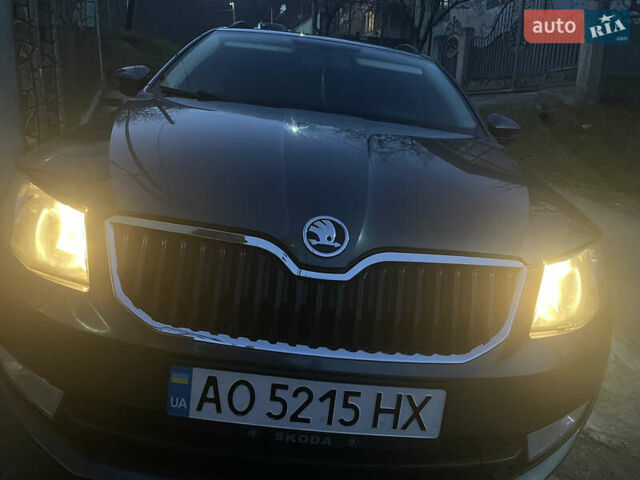 Серый Шкода Октавия, объемом двигателя 1.6 л и пробегом 310 тыс. км за 10900 $, фото 1 на Automoto.ua