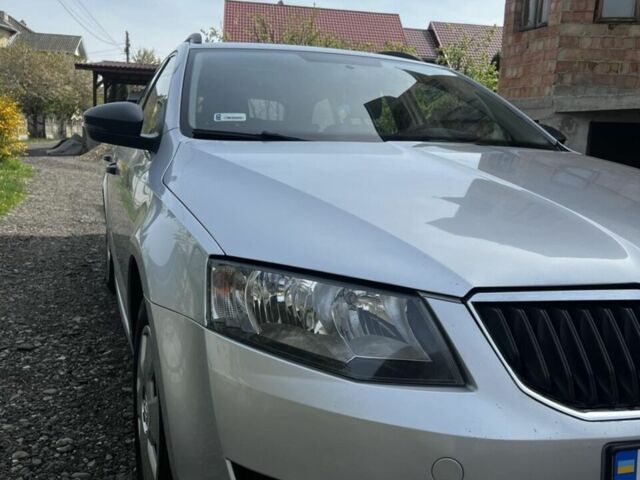 Серый Шкода Октавия, объемом двигателя 1.6 л и пробегом 304 тыс. км за 10500 $, фото 1 на Automoto.ua