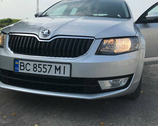 Серый Шкода Октавия, объемом двигателя 1.6 л и пробегом 226 тыс. км за 12500 $, фото 1 на Automoto.ua