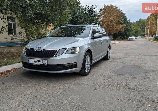Серый Шкода Октавия, объемом двигателя 1.6 л и пробегом 248 тыс. км за 13500 $, фото 1 на Automoto.ua