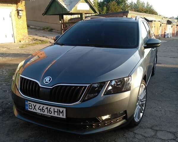 Серый Шкода Октавия, объемом двигателя 2 л и пробегом 265 тыс. км за 14999 $, фото 1 на Automoto.ua