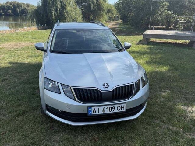 Серый Шкода Октавия, объемом двигателя 1.6 л и пробегом 280 тыс. км за 13800 $, фото 1 на Automoto.ua