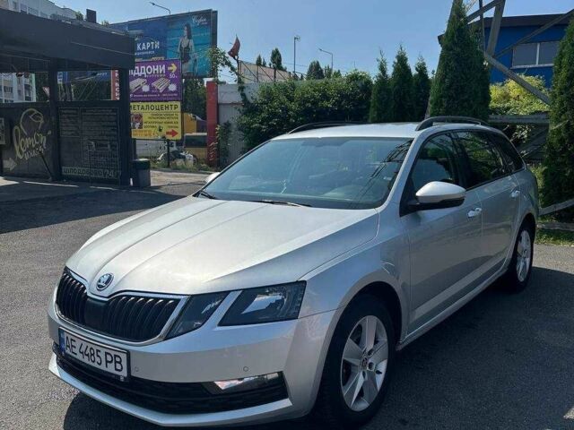 Сірий Шкода Октавія, об'ємом двигуна 1.6 л та пробігом 267 тис. км за 10798 $, фото 1 на Automoto.ua