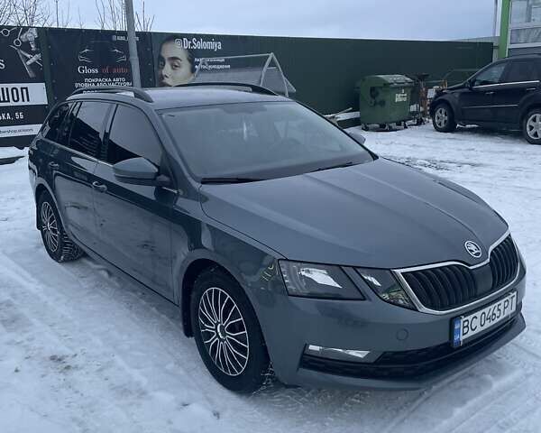 Серый Шкода Октавия, объемом двигателя 1.6 л и пробегом 327 тыс. км за 11900 $, фото 1 на Automoto.ua