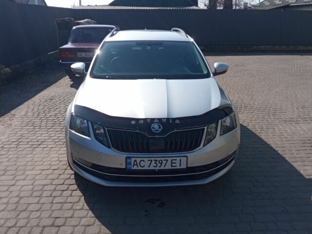 Сірий Шкода Октавія, об'ємом двигуна 2 л та пробігом 230 тис. км за 14500 $, фото 1 на Automoto.ua